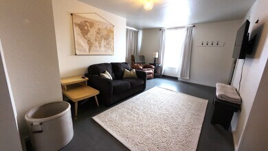 304 W Pine St in Lewistown, MT - Building Photo - Building Photo