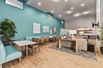 Ovation at Paine Field 55+ Senior Community in Everett, WA - Foto de edificio - Building Photo