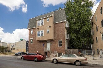 2001 N Cleveland St in Philadelphia, PA - Foto de edificio - Building Photo