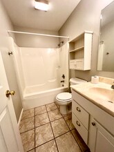 906 Waters Edge Rd in Champaign, IL - Building Photo - Building Photo