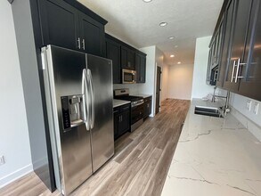 673 Prairie Blvd in Dakota Dunes, SD - Building Photo - Building Photo