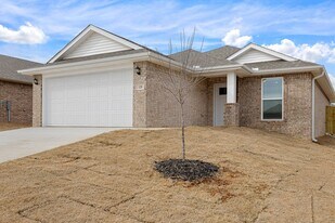 129 SW Vicki St in Gentry, AR - Building Photo