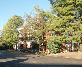 Circle Park Apartments in Florence, KY - Building Photo - Building Photo