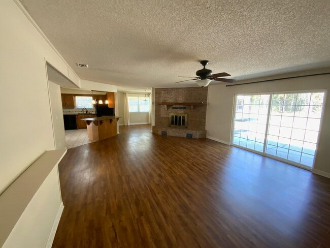 129 12th Ave in Shalimar, FL - Building Photo - Building Photo