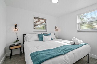 3107 Wallace Branch Rd in Plant City, FL - Building Photo - Building Photo