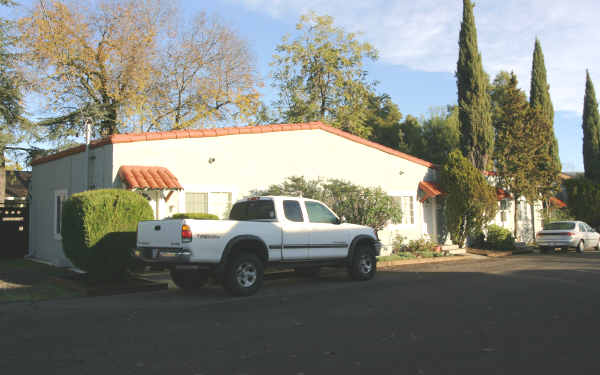 2028 Adams St in Yountville, CA - Building Photo - Building Photo