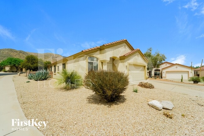 5240 N Spring Pointe Pl, Unit 1205 in Tucson, AZ - Foto de edificio - Building Photo