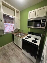 623 S 33rd St, Unit #2 in Omaha, NE - Foto de edificio - Building Photo