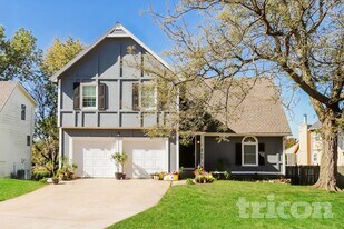 13354 W 112th Terrace in Overland Park, KS - Building Photo