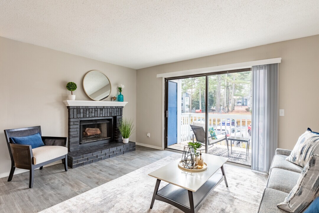 1 Park Central Apartment Homes in Peachtree Corners, GA - Foto de edificio