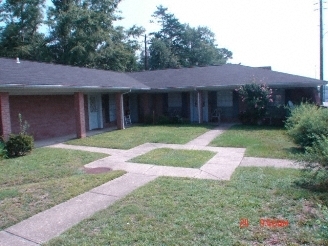 Plaza Apartments in Brewton, AL - Building Photo