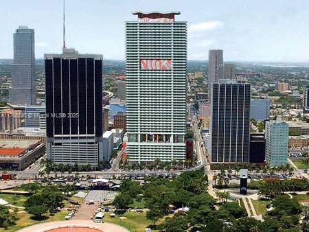 50 Biscayne Blvd, Unit # 614 in Miami, FL - Foto de edificio - Building Photo