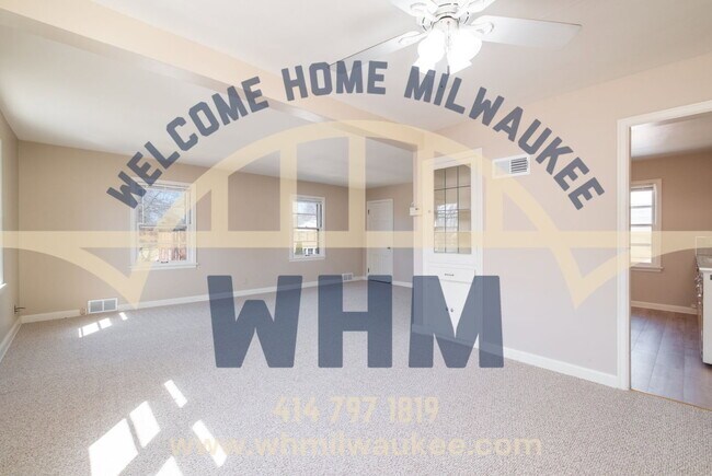 5050 N Bay Ridge Ave in Whitefish Bay, WI - Building Photo - Building Photo