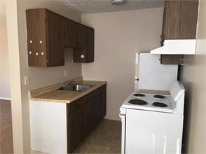 6210 Ridge Ave-Unit -17 in Cincinnati, OH - Building Photo - Building Photo