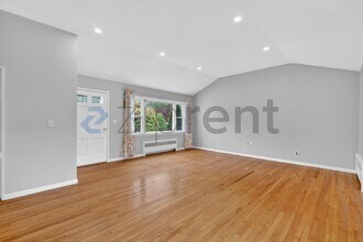30 Mary Ln in Greenwich, CT - Building Photo - Building Photo