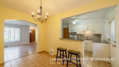 1215 N Harlem Ave in Oak Park, IL - Building Photo - Building Photo