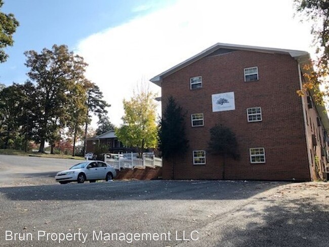 Oakhill Apartments in Knoxville, TN - Building Photo - Building Photo