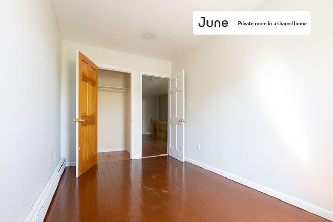 Private bedroom in 4 bed/3 bath Home in New York, NY - Building Photo - Building Photo