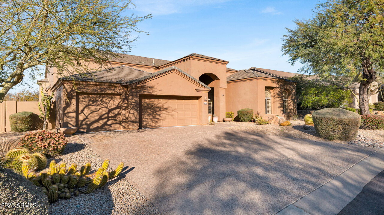 11732 E Sand Hills Rd in Scottsdale, AZ - Building Photo