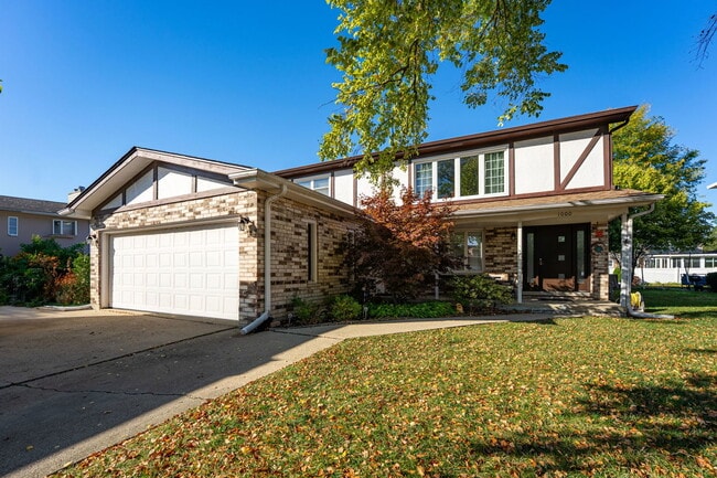 property at 1000 E Callero Cir
