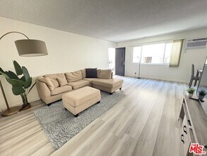 1009 N Edinburgh Ave in West Hollywood, CA - Building Photo - Building Photo