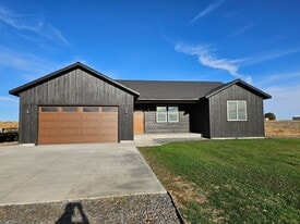 7791 Stonecrest Rd NE in Moses Lake, WA - Building Photo