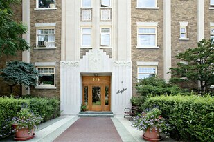 Mayfair Mansions in Toronto, ON - Building Photo