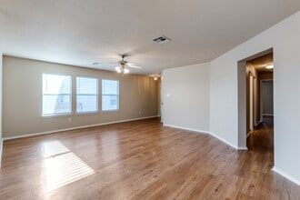 361 Prickly Pear Dr in Cibolo, TX - Building Photo - Building Photo