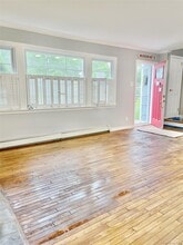 258 Steamboat Rd in Kings Point, NY - Building Photo - Building Photo