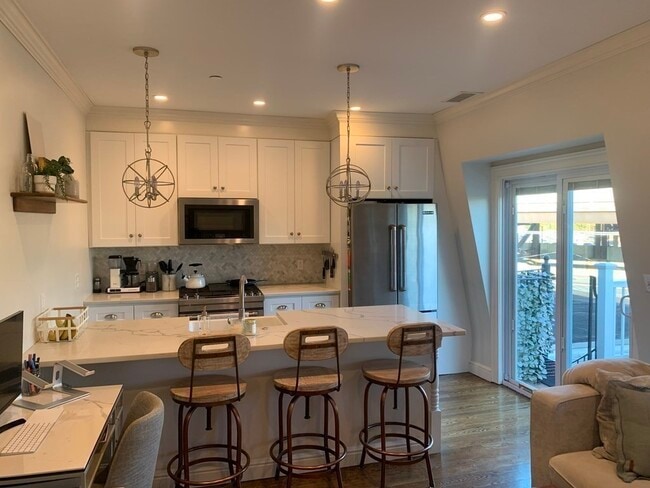 31 Brighton St, Unit 3