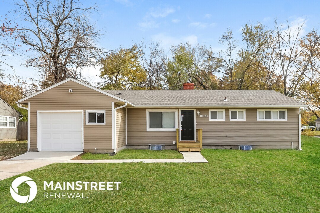 11021 Newton Ave in Kansas City, MO - Building Photo