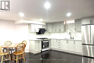 3 Caprara Crescent in Markham, ON - Building Photo - Building Photo