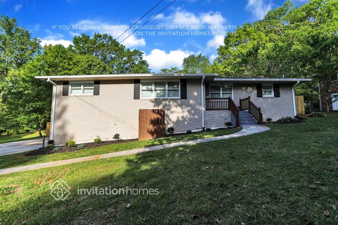 2367 Fox Dr in Marietta, GA - Building Photo