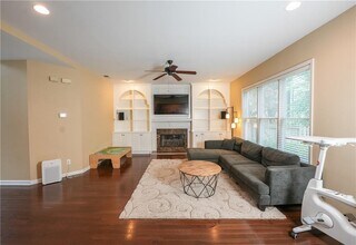350 Scarborough Way in Alpharetta, GA - Building Photo - Building Photo