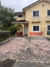 7400 NW 178th St in Hialeah, FL - Building Photo - Building Photo