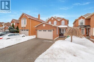 4426 Weeping Willow Dr in Mississauga, ON - Building Photo - Building Photo