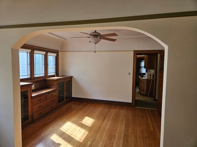 2567 N 66th St, Unit Lower 2 bedroom in Wauwatosa, WI - Building Photo - Building Photo