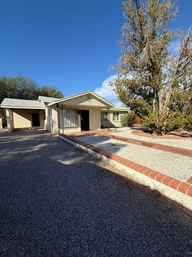 property at 418 S Jerrie Ave