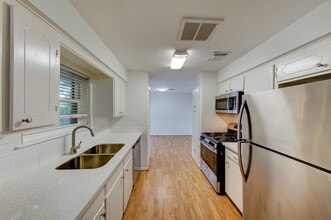 7115 Drowsy Pine Dr in Houston, TX - Building Photo - Building Photo