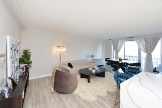 2000 Linwood Ave, Unit 5H in Fort Lee, NJ - Foto de edificio - Building Photo