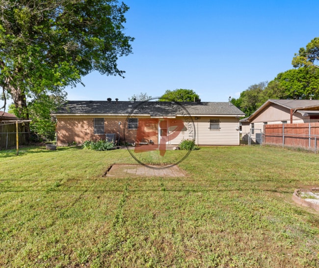 2017 Broadway St in Waco, TX - Building Photo - Building Photo