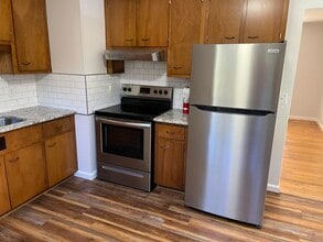 129 W Blythe Cir in Hendersonville, NC - Building Photo - Building Photo