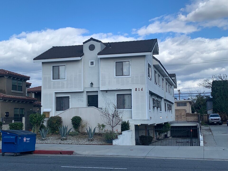 816 N Garfield Ave, Unit B in Alhambra, CA - Foto de edificio