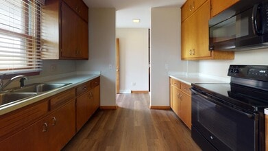 2409 Jackson St in Great Bend, KS - Building Photo - Building Photo