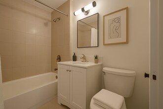 141 W 78th St, Unit 2 in New York, NY - Foto de edificio - Building Photo