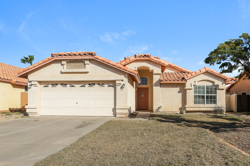 12218 W Cambridge Ave in Avondale, AZ - Building Photo