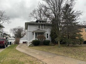 613 E Lincoln Ave in Royal Oak, MI - Building Photo