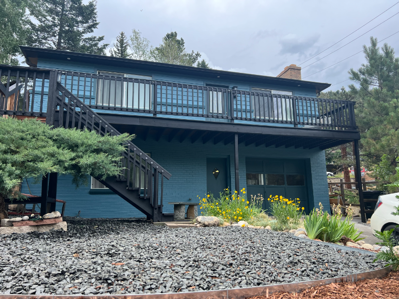 1848 Riverside Dr in Idaho Springs, CO - Foto de edificio