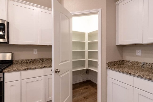 1022 Fannin St in Brenham, TX - Foto de edificio - Building Photo