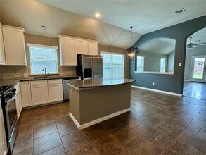 202 Saffron Springs in Buda, TX - Building Photo - Building Photo